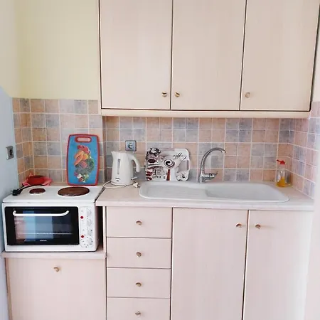 Leta Apartment *